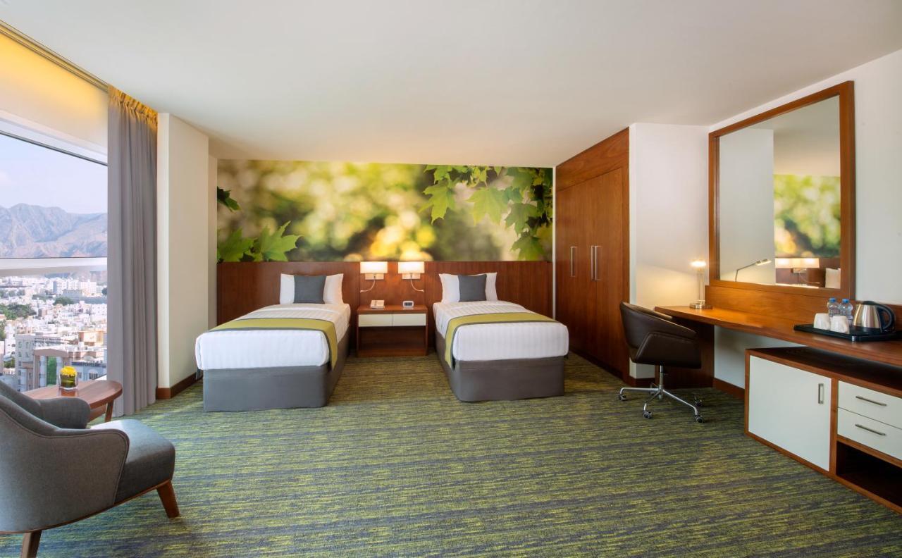 Wyndham Garden Muscat Al Khuwair Ξενοδοχείο Εξωτερικό φωτογραφία