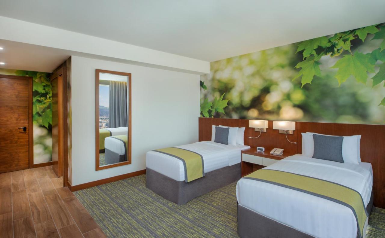 Wyndham Garden Muscat Al Khuwair Ξενοδοχείο Εξωτερικό φωτογραφία